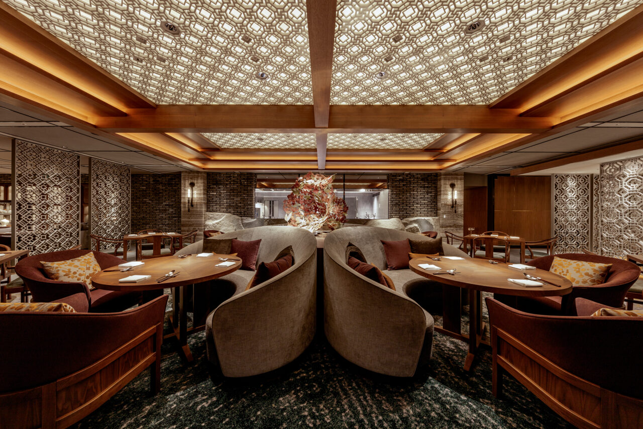 Karuizawa Prince Hotel West TOHRI Chinese Restaurant latticework Ceiling