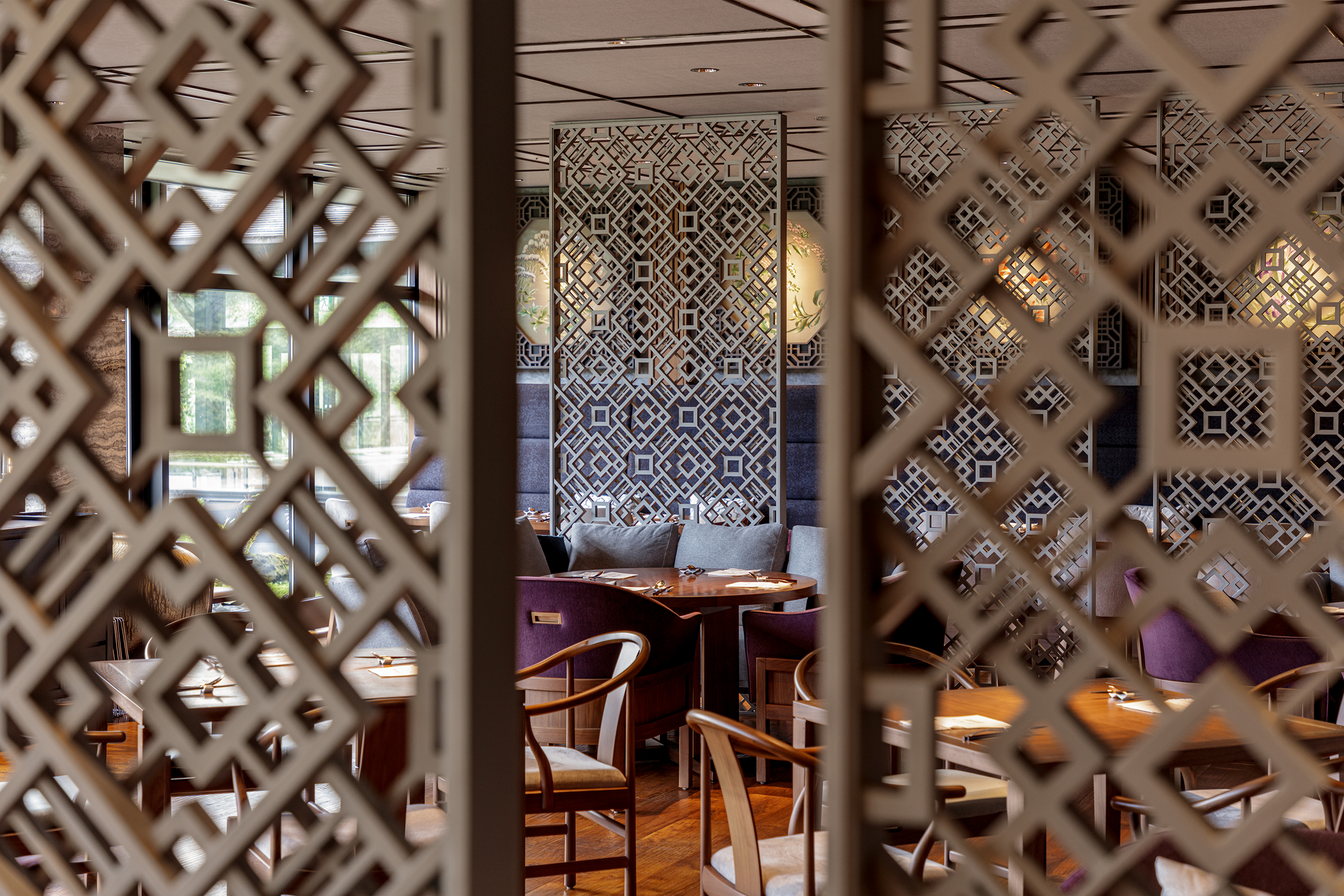 Karuizawa Prince Hotel West TOHRI Chinese Restaurant cast-aluminum lattices
